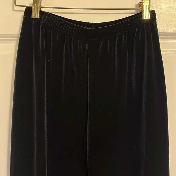 Velour black pants petite medium - Picture 2 of 3